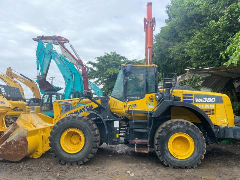 Máy Xúc Lật Komatsu WA380 Dung Tích Gầu 3,4m³